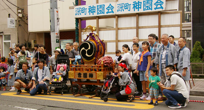 いつもお祭りはこの写真撮影から