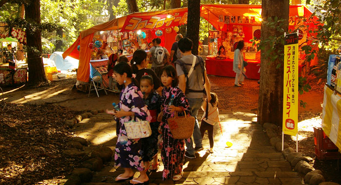 浴衣姿の小学生が姿を見せていましたよ