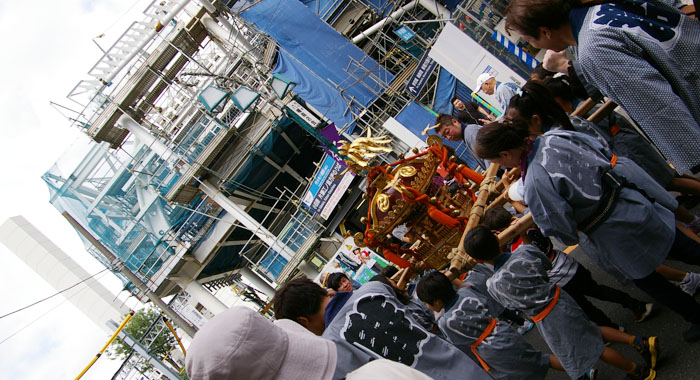 まだ工事中の代々木八幡駅。昨年も工事中でした